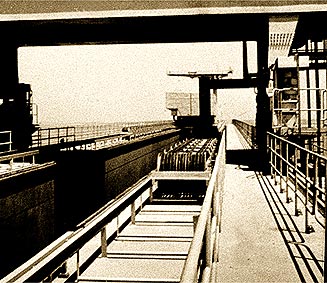 Cable veyor in shipyard crane (1978)